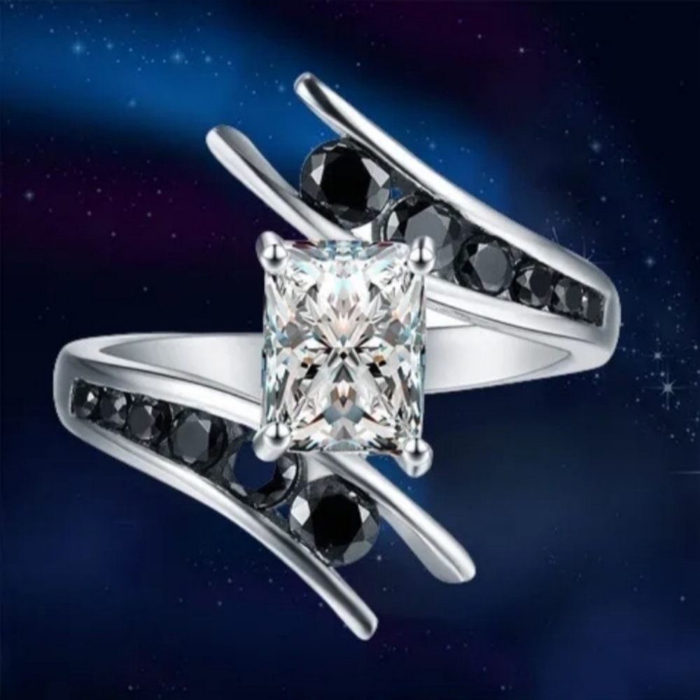 ELEGANT MOISSANITE